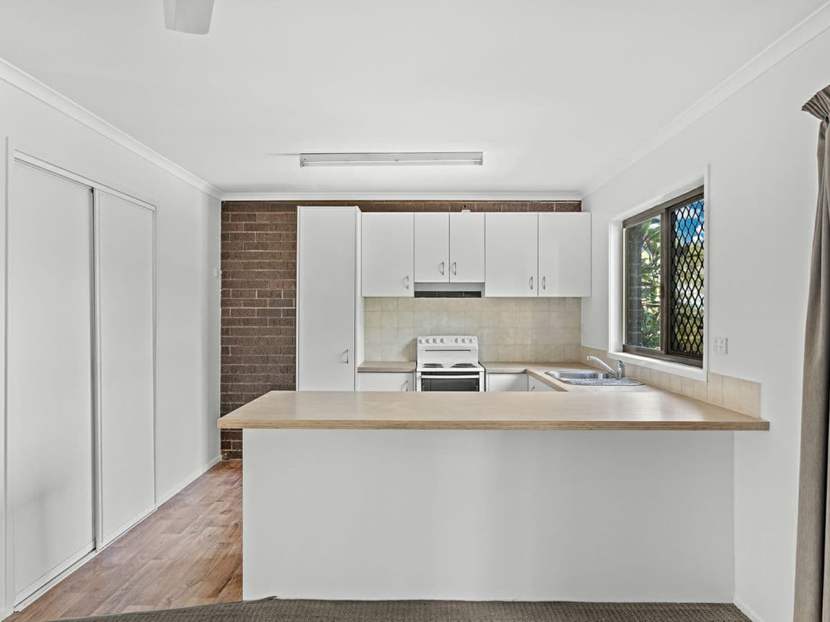 5 Barnes Place, CANNONVALE, Cannonvale - Thumbnail 4