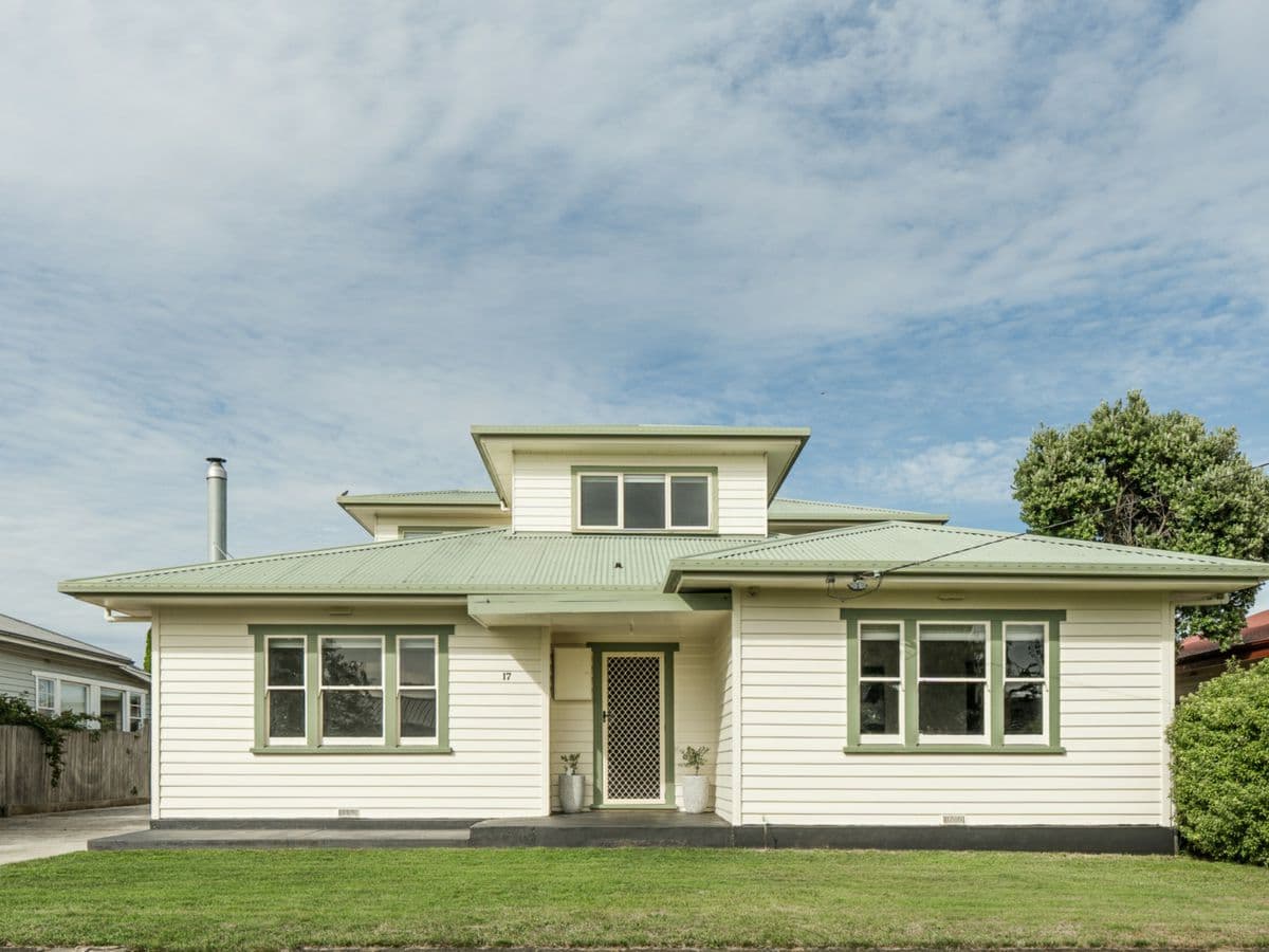 17 Hilltop Avenue, DEVONPORT, Devonport - Thumbnail 2
