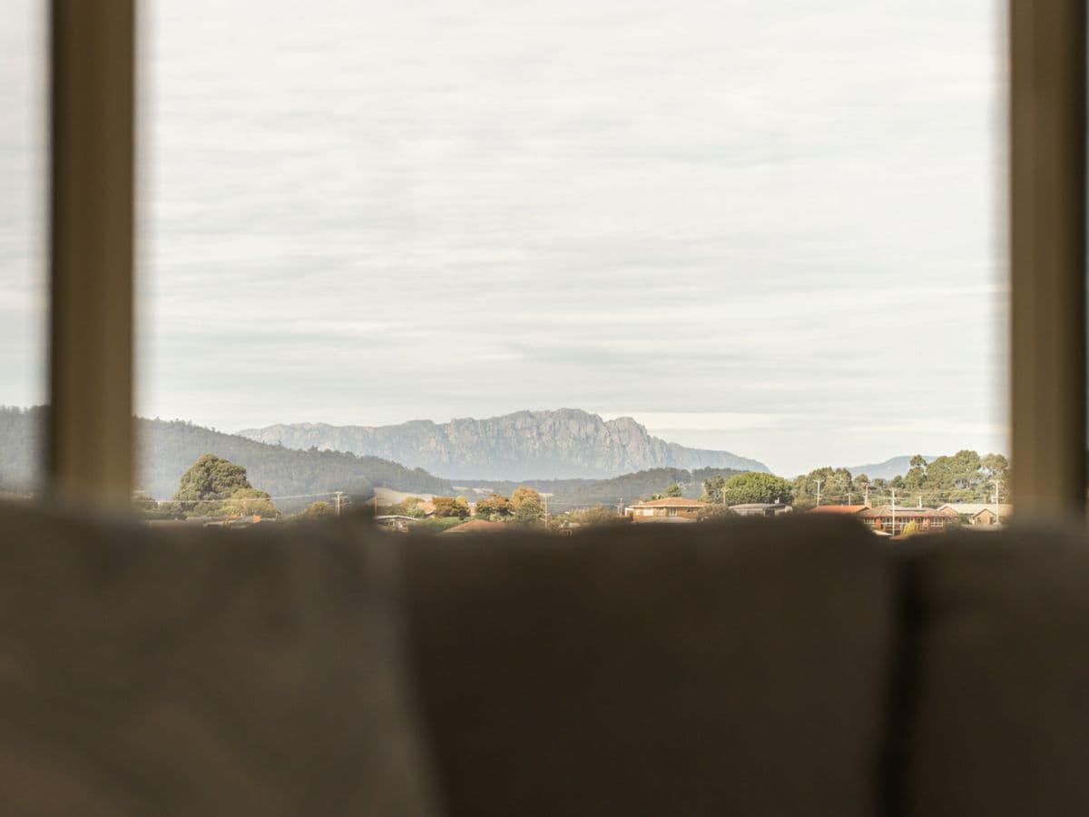 17 Hilltop Avenue, DEVONPORT, Devonport - Thumbnail 3