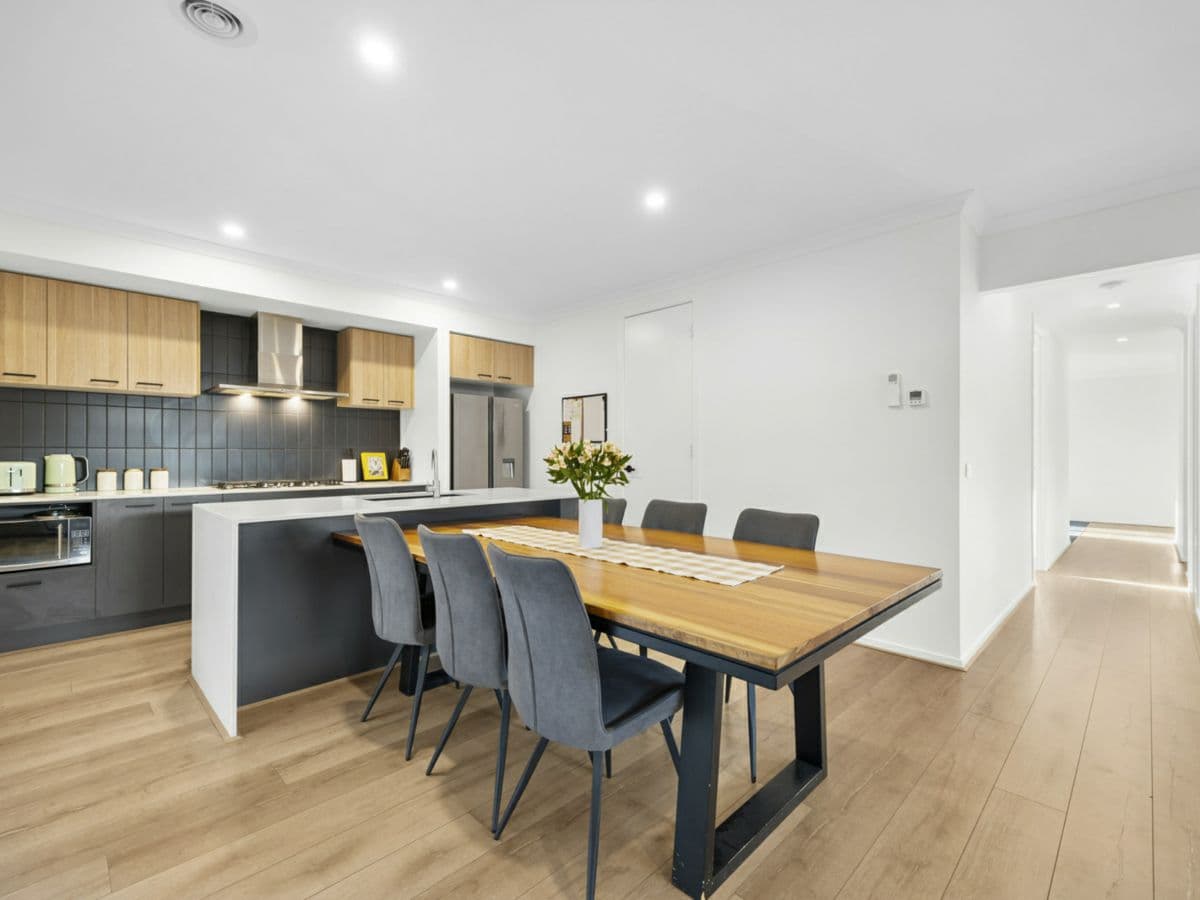 9 June Court, BALLARAT EAST, Ballarat East - Thumbnail 4