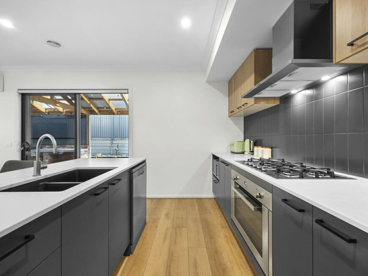 9 June Court, BALLARAT EAST, Ballarat East - Thumbnail 6