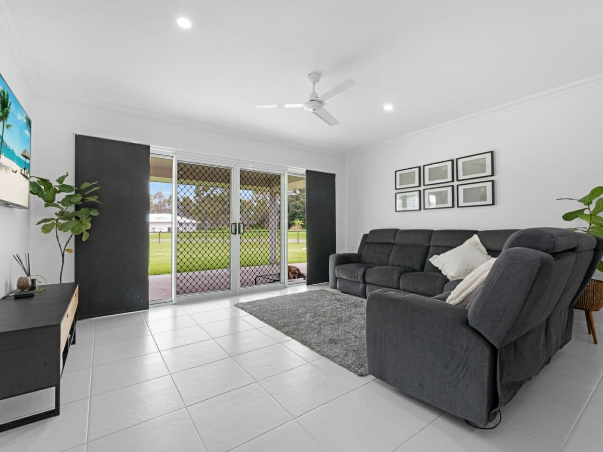 70 Lake Drive, YENGARIE, Yengarie - Thumbnail 5