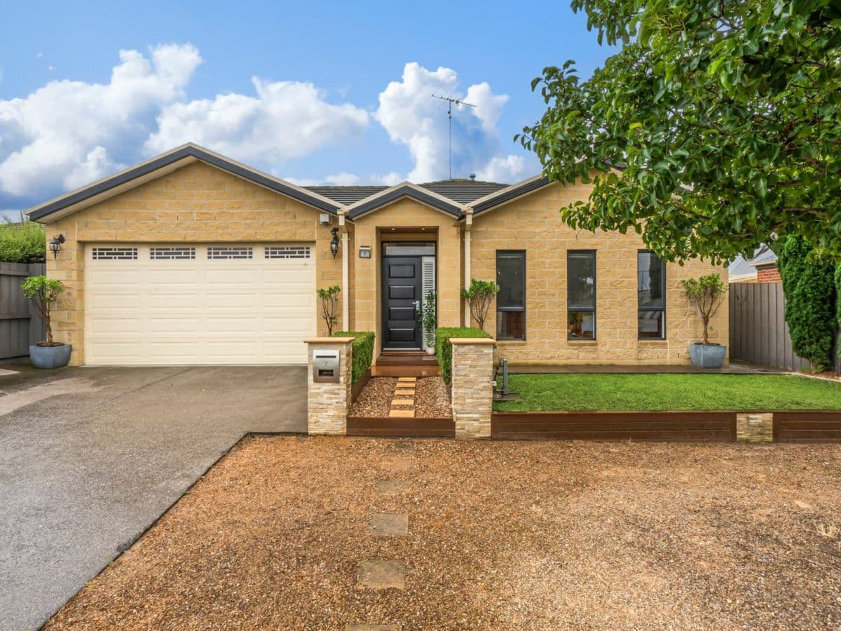 7 Mia Court, BELL PARK, Bell Park - Image 1