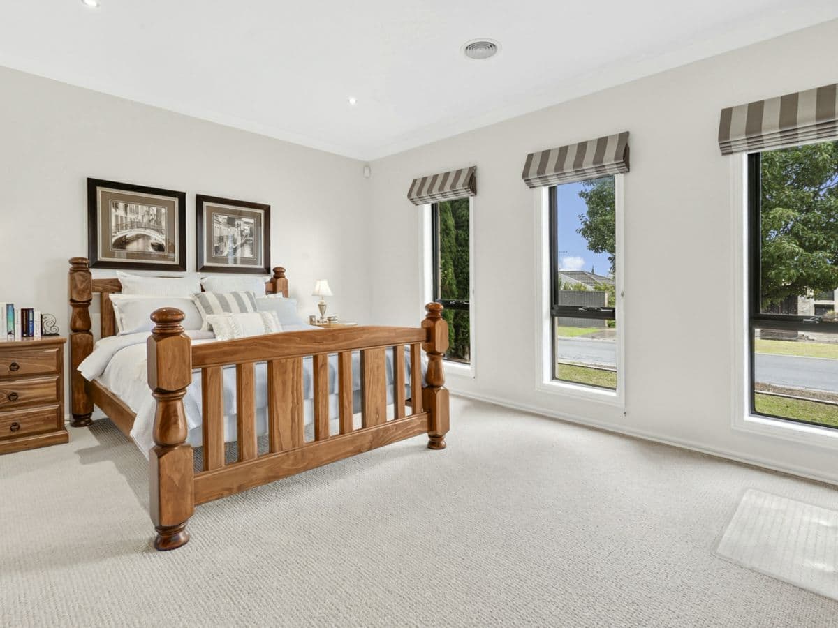 7 Mia Court, BELL PARK, Bell Park - Thumbnail 6