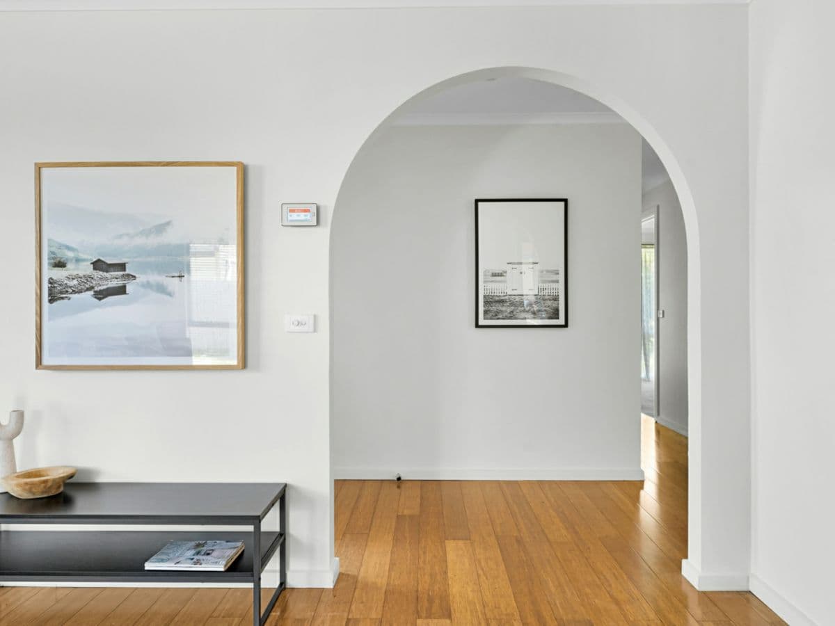 41 Collins Crescent, BERWICK, Berwick - Thumbnail 2