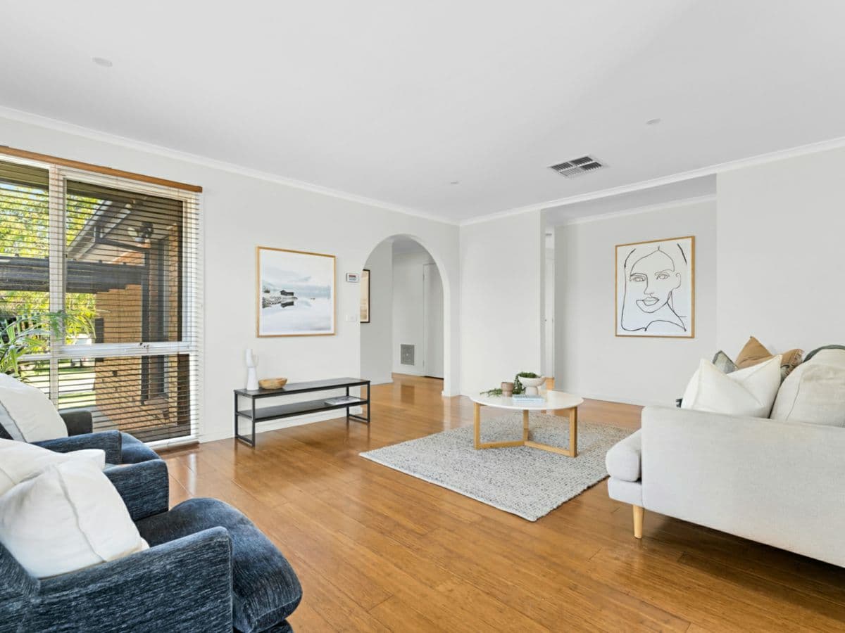 41 Collins Crescent, BERWICK, Berwick - Thumbnail 4