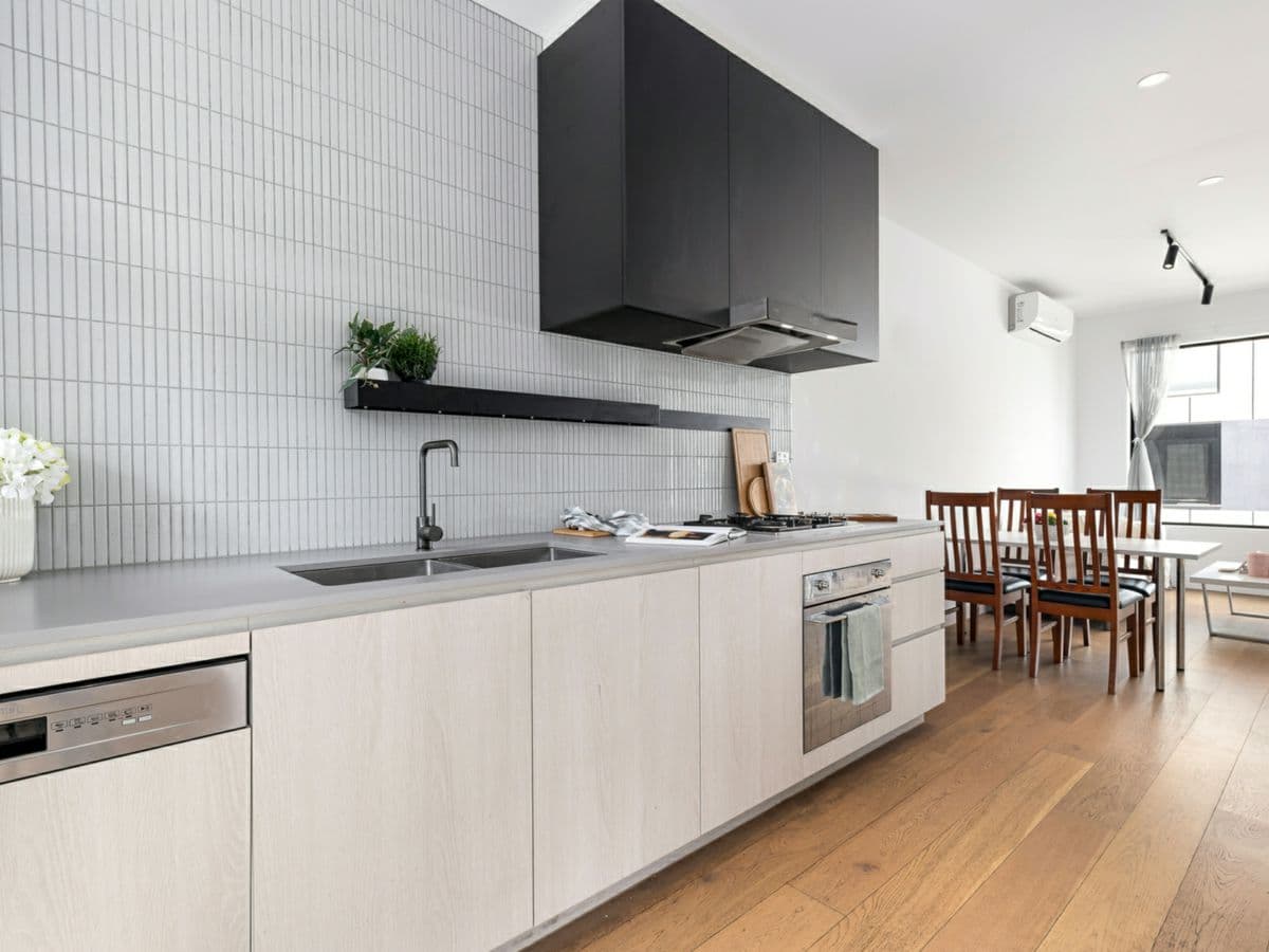 32 Mills Boulevard, ALPHINGTON, Alphington - Thumbnail 2
