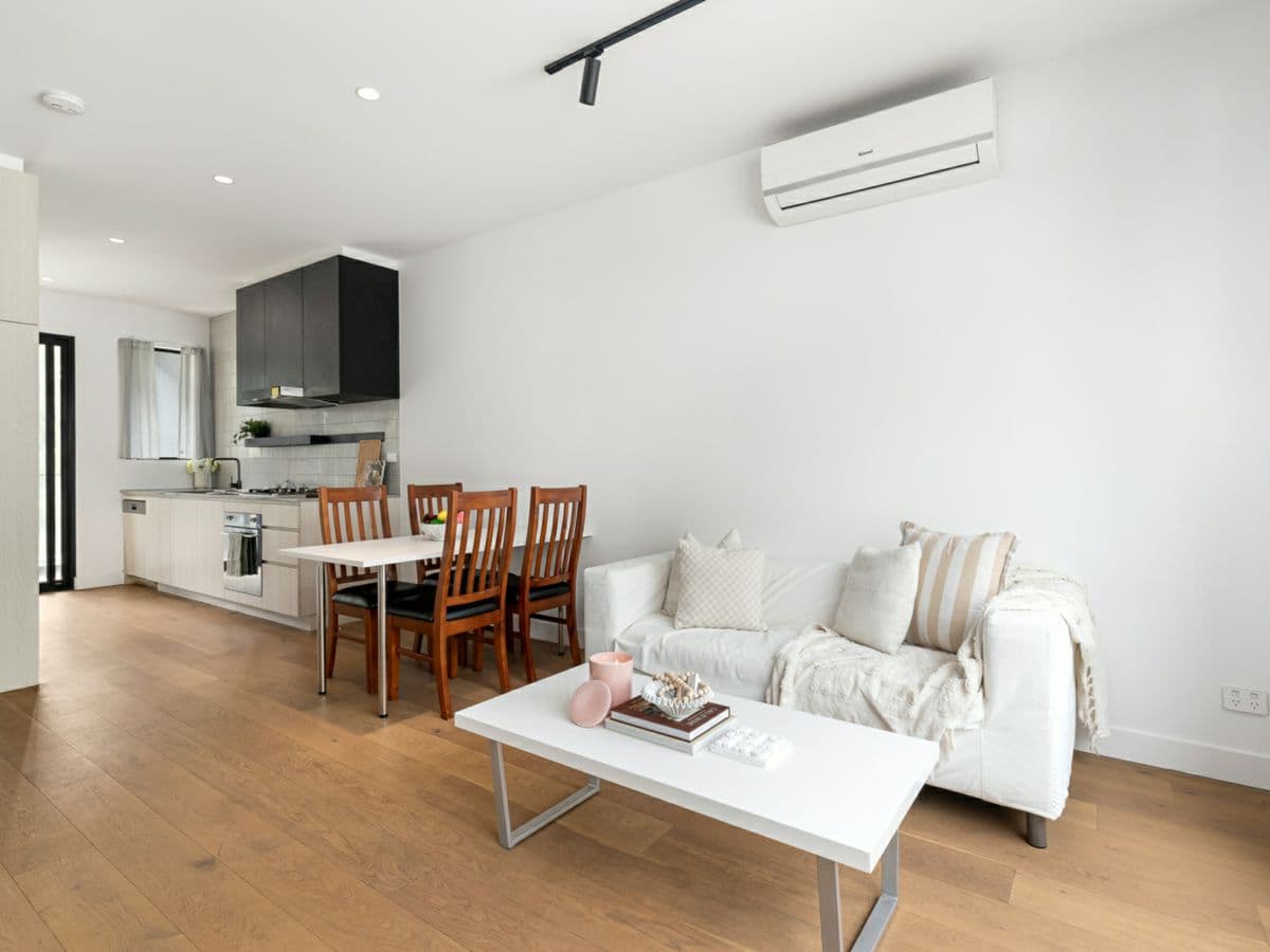 32 Mills Boulevard, ALPHINGTON, Alphington - Thumbnail 4
