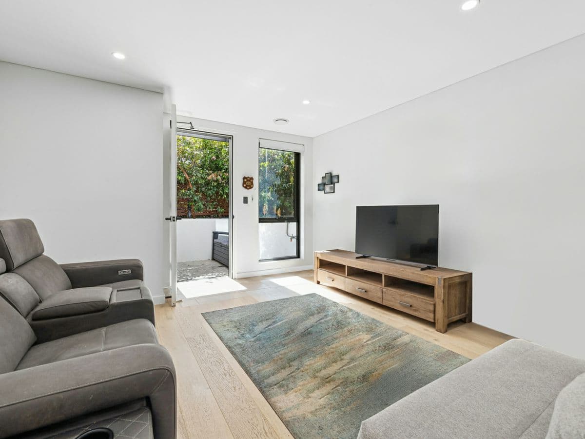1/5 Myrtle Street, BOTANY, Botany - Image 1