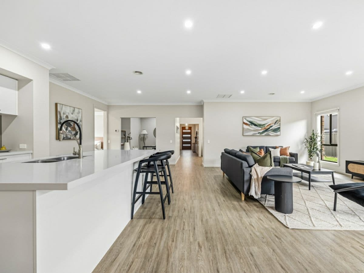 32 Shortridge Drive, LUCAS, Lucas - Thumbnail 2