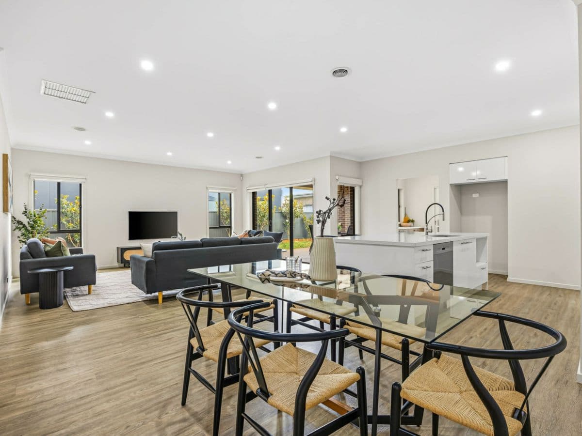 32 Shortridge Drive, LUCAS, Lucas - Thumbnail 3