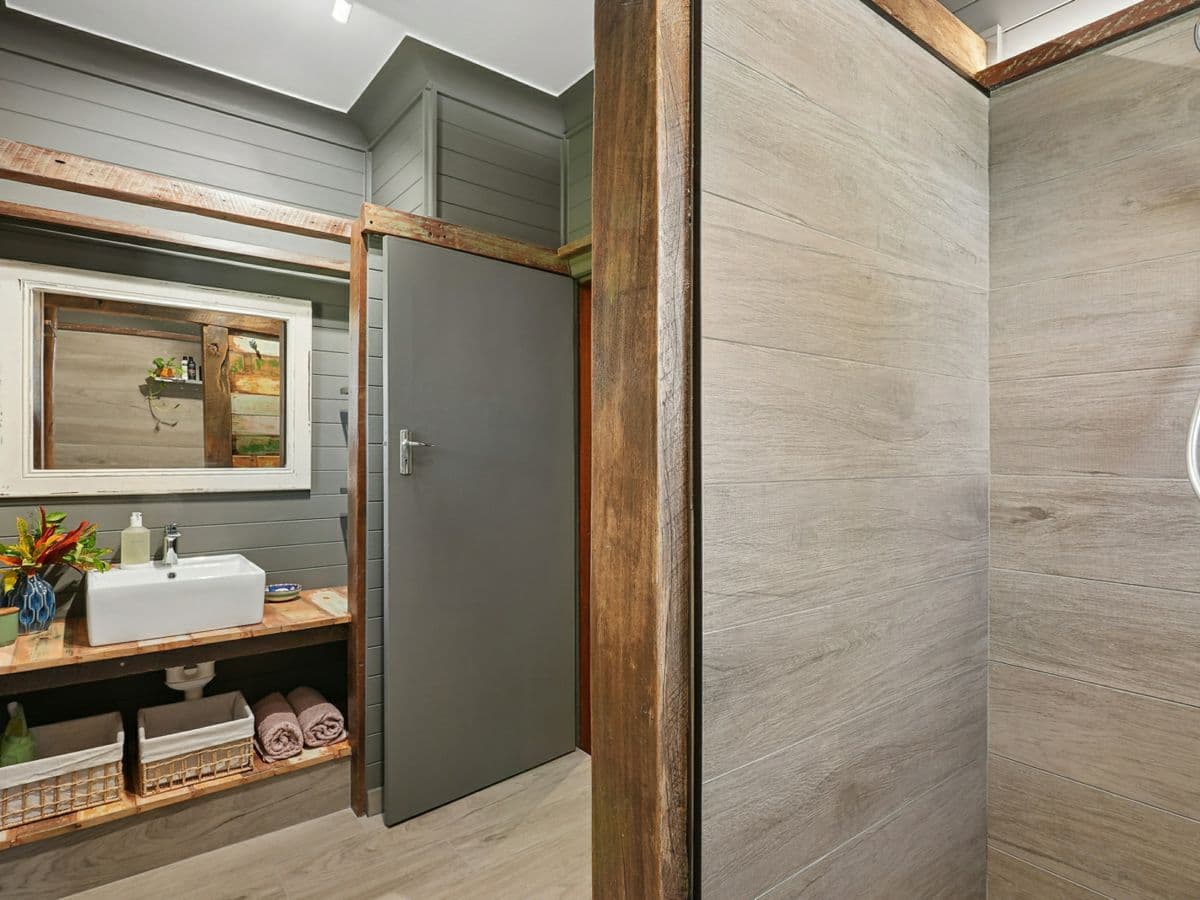63 Campbell Street, HERMIT PARK, Hermit Park - Thumbnail 4