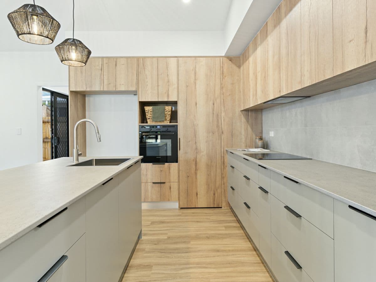 31 Macaranga Road, BENTLEY PARK, Bentley Park - Thumbnail 2