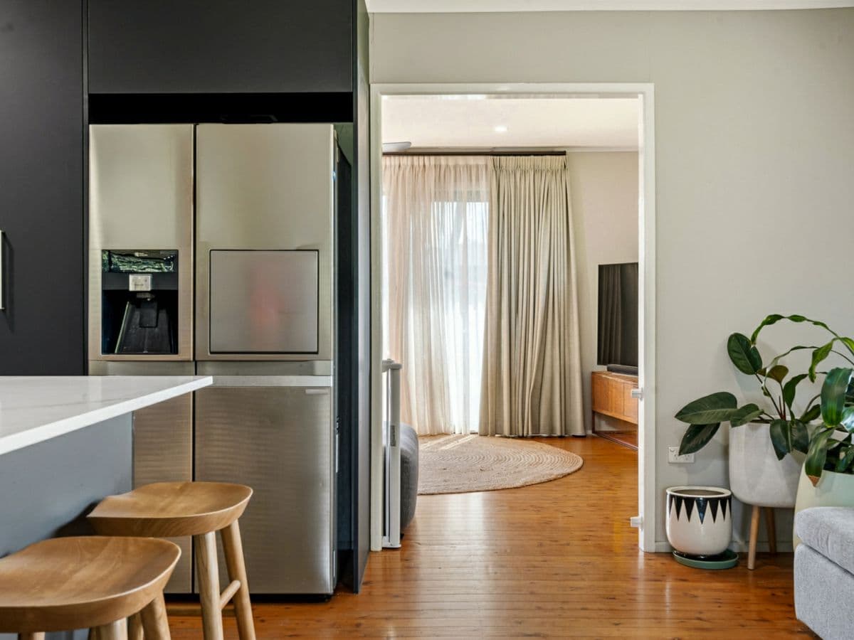 10 Raelyn Street, CENTENARY HEIGHTS, Centenary Heights - Thumbnail 5