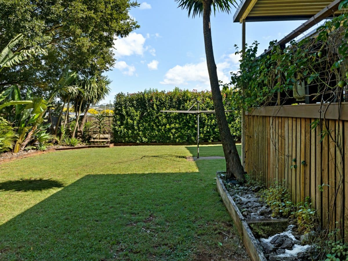 10 Raelyn Street, CENTENARY HEIGHTS, Centenary Heights - Thumbnail 7