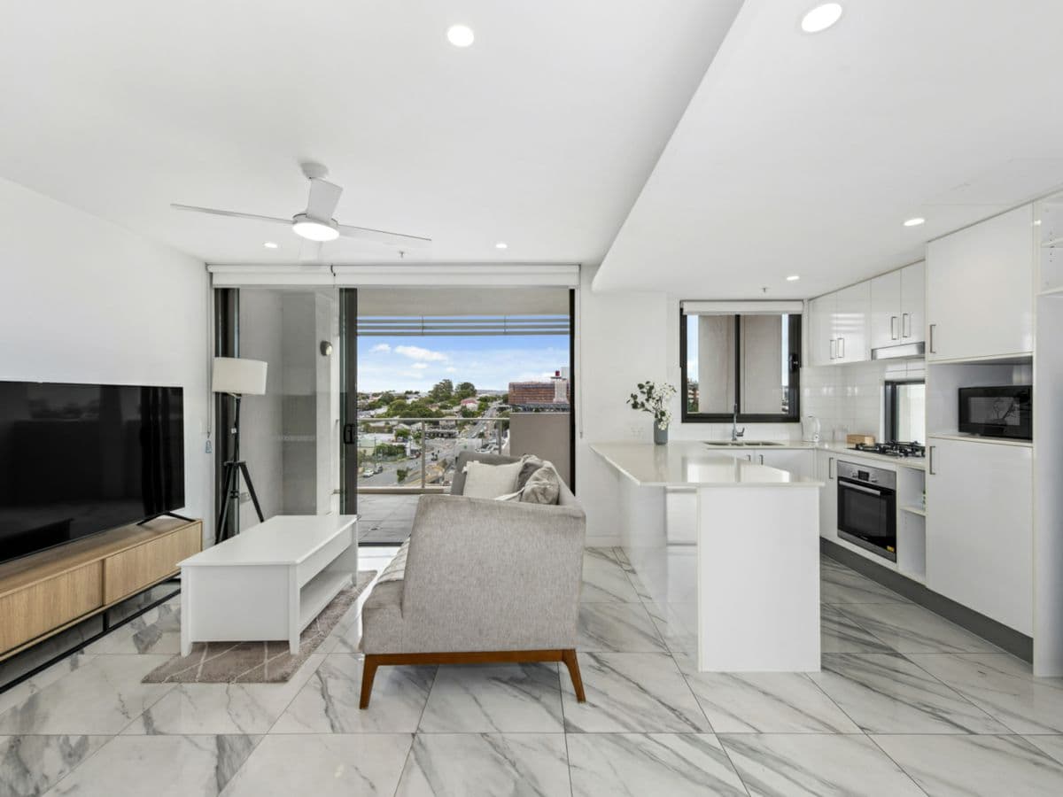 709/70-74 Carl Street, WOOLLOONGABBA, Woolloongabba - Thumbnail 2