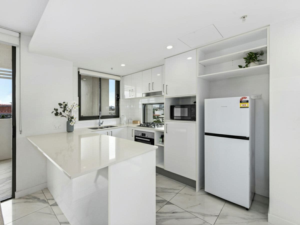 709/70-74 Carl Street, WOOLLOONGABBA, Woolloongabba - Thumbnail 3