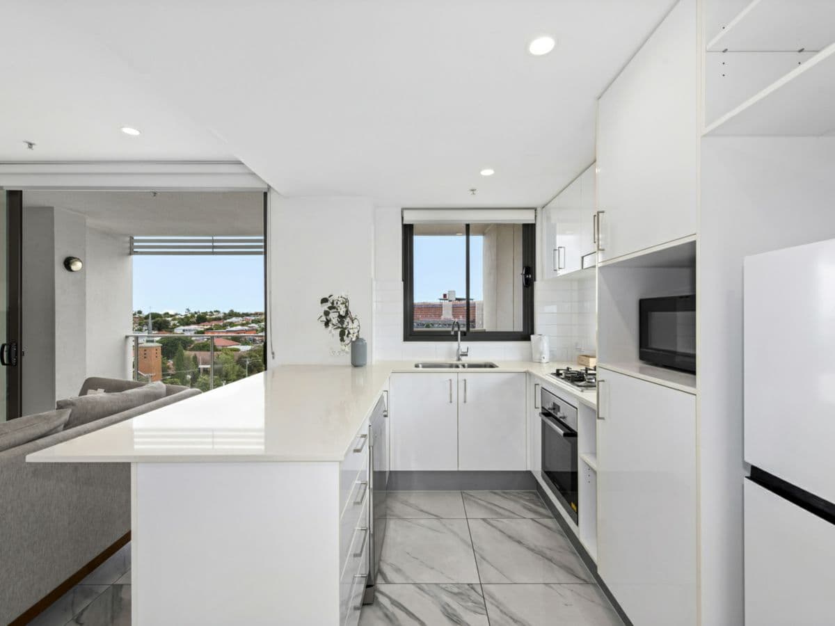 709/70-74 Carl Street, WOOLLOONGABBA, Woolloongabba - Thumbnail 4
