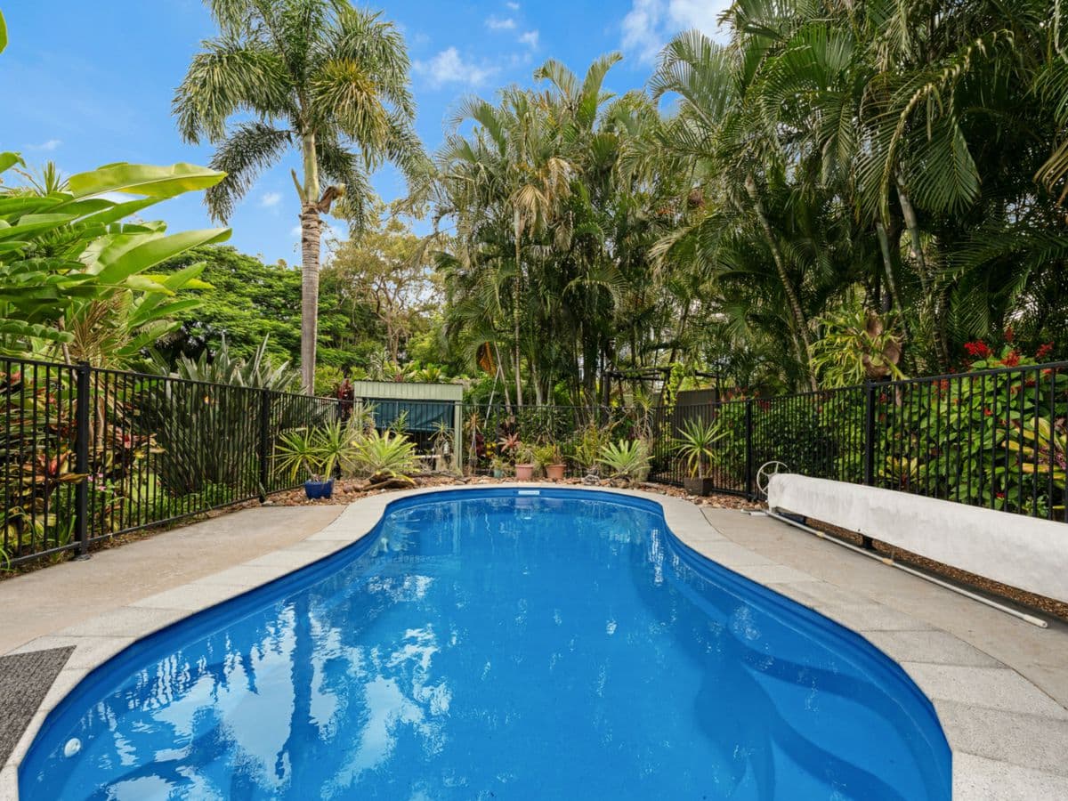 19 Brooke Court, OAKHURST, Oakhurst - Thumbnail 2