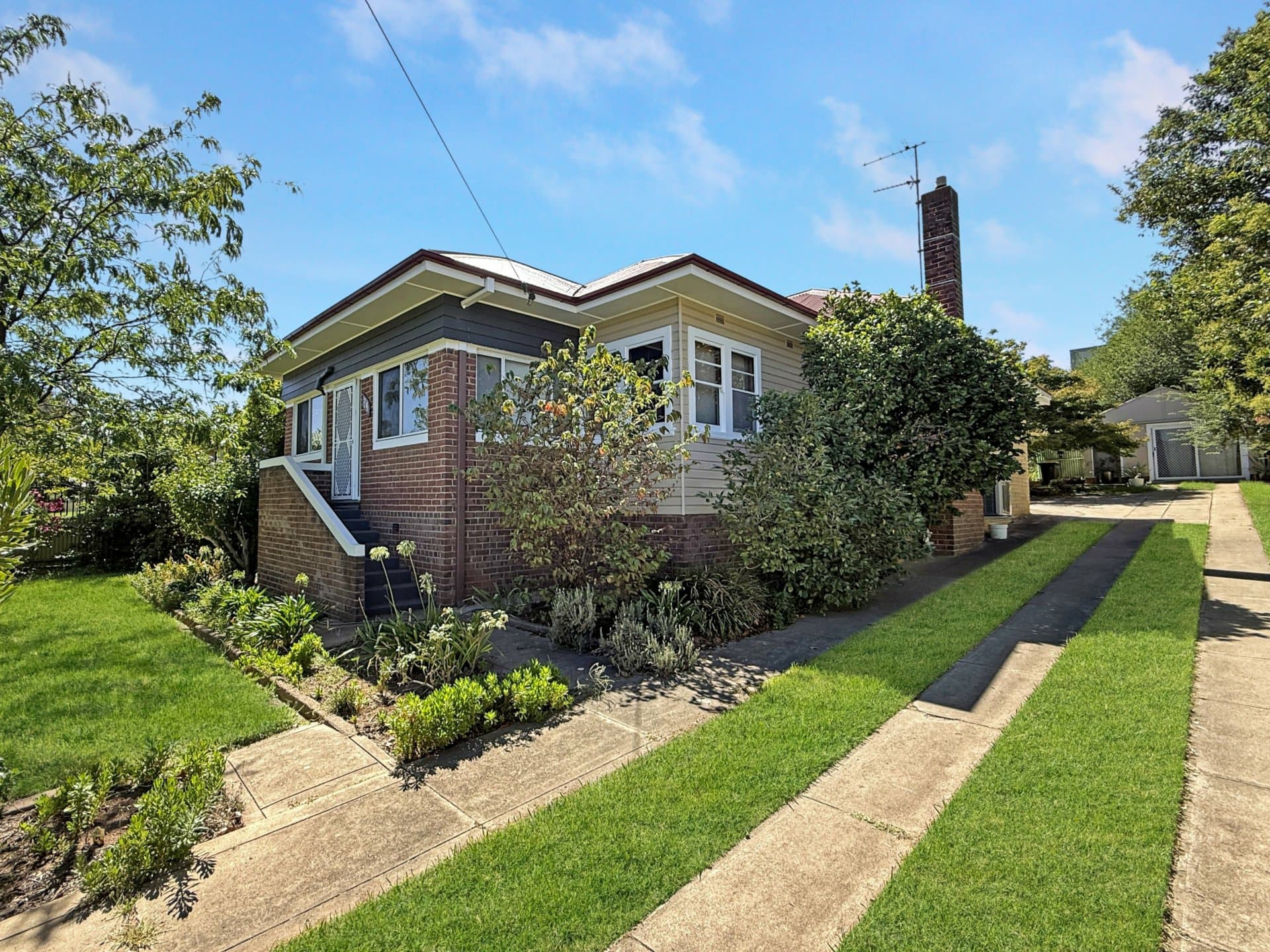 24 Mclerie Street, Young, Young - Image 1