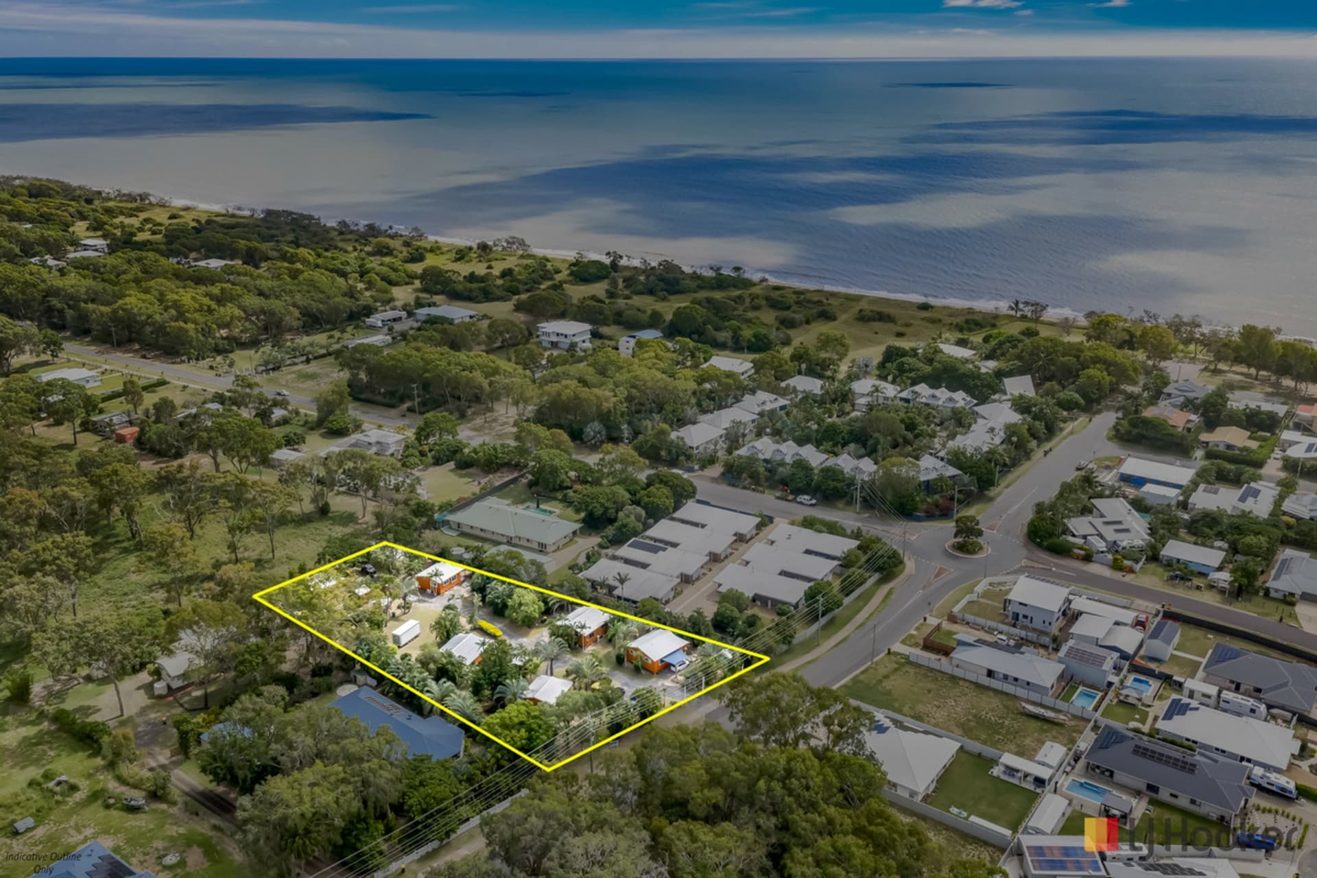 39 Palm View Drive, Moore Park Beach, Moore Park Beach - Image 1