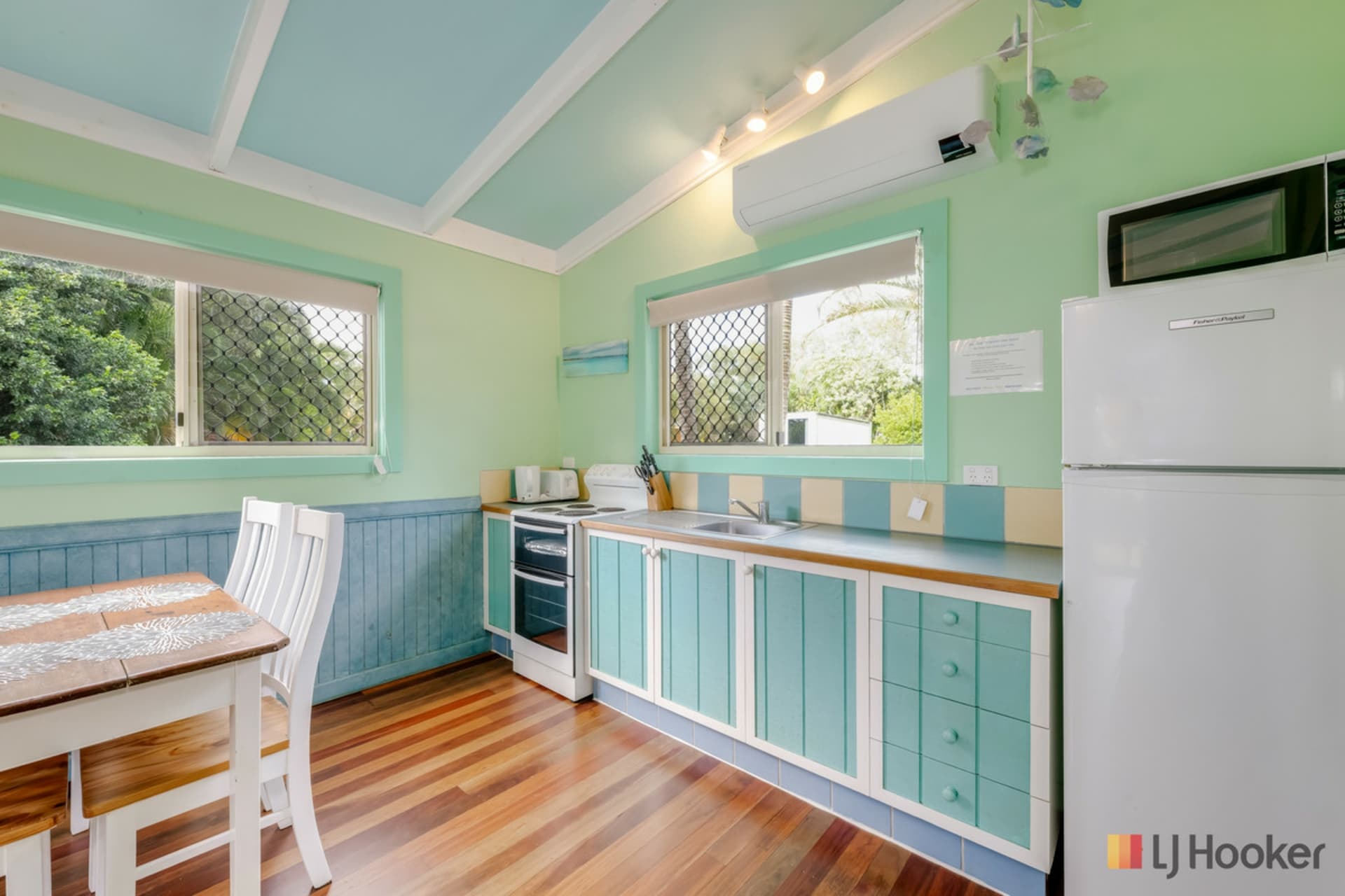 39 Palm View Drive, Moore Park Beach, Moore Park Beach - Thumbnail 7