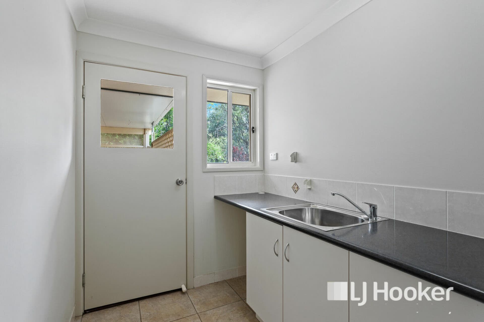 15 Raymont Drive, Glenore Grove, Glenore Grove - Thumbnail 5