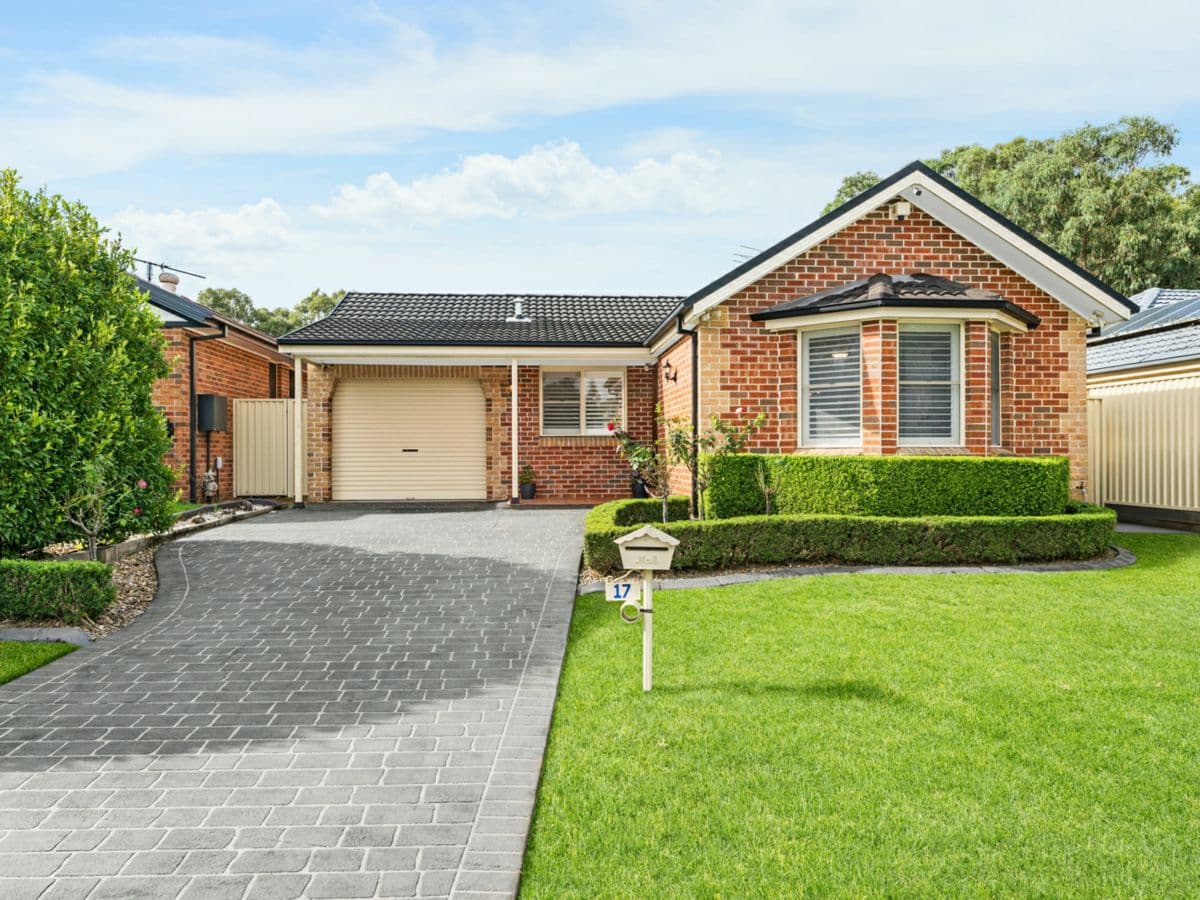 17 Cavers Street, CURRANS HILL, Currans Hill - Image 1