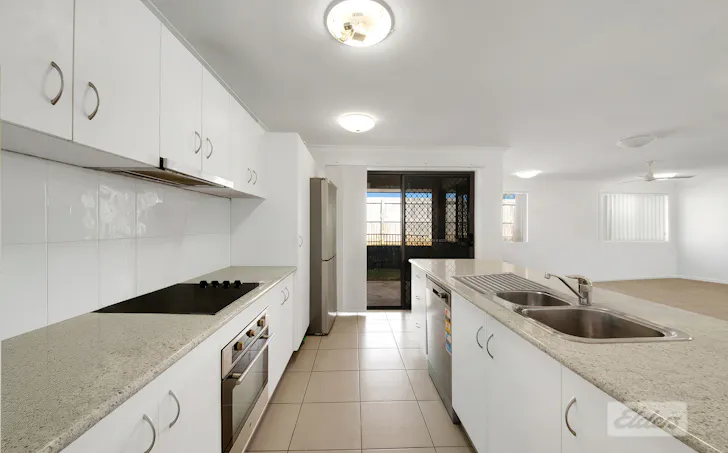 10 Windjana Court, New Auckland, QLD, 4680, New Auckland - Thumbnail 4