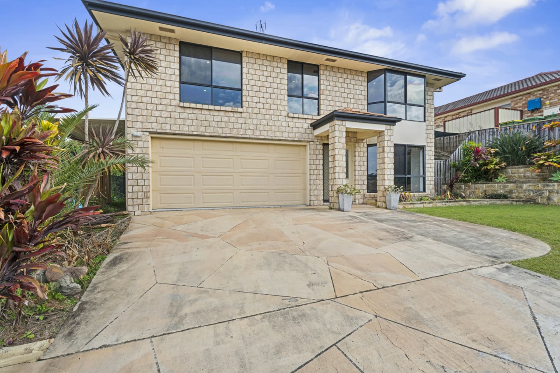 22 Pago Terrace, Pacific Pines, Pacific Pines - Thumbnail 2