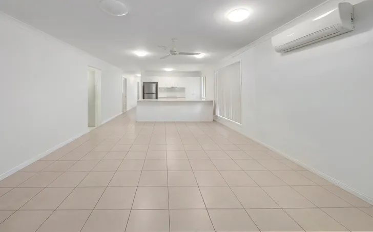 8 Namadgi Terrace, New Auckland, QLD, 4680, New Auckland - Thumbnail 5