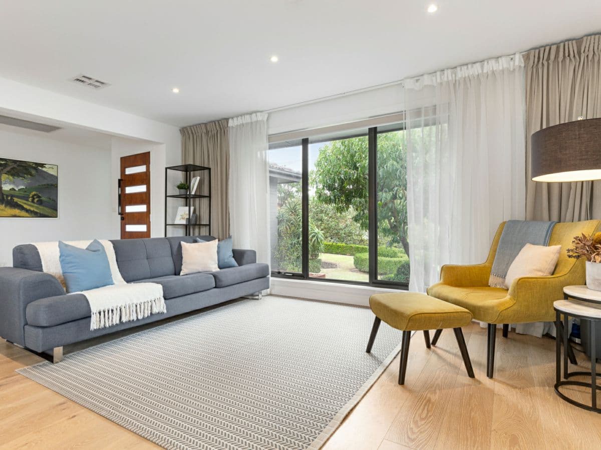 17 Monash Crescent, CLAYTON SOUTH, Clayton South - Thumbnail 2