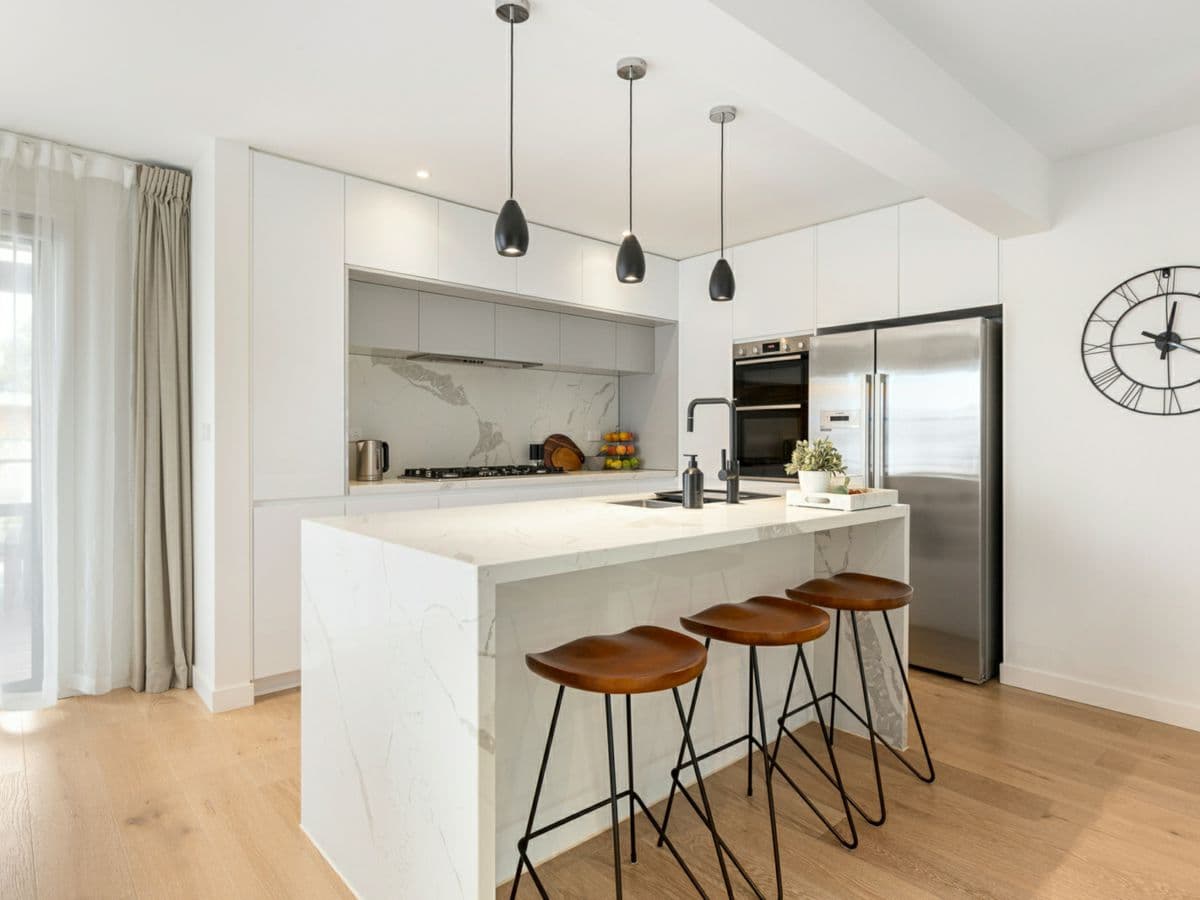 17 Monash Crescent, CLAYTON SOUTH, Clayton South - Thumbnail 3