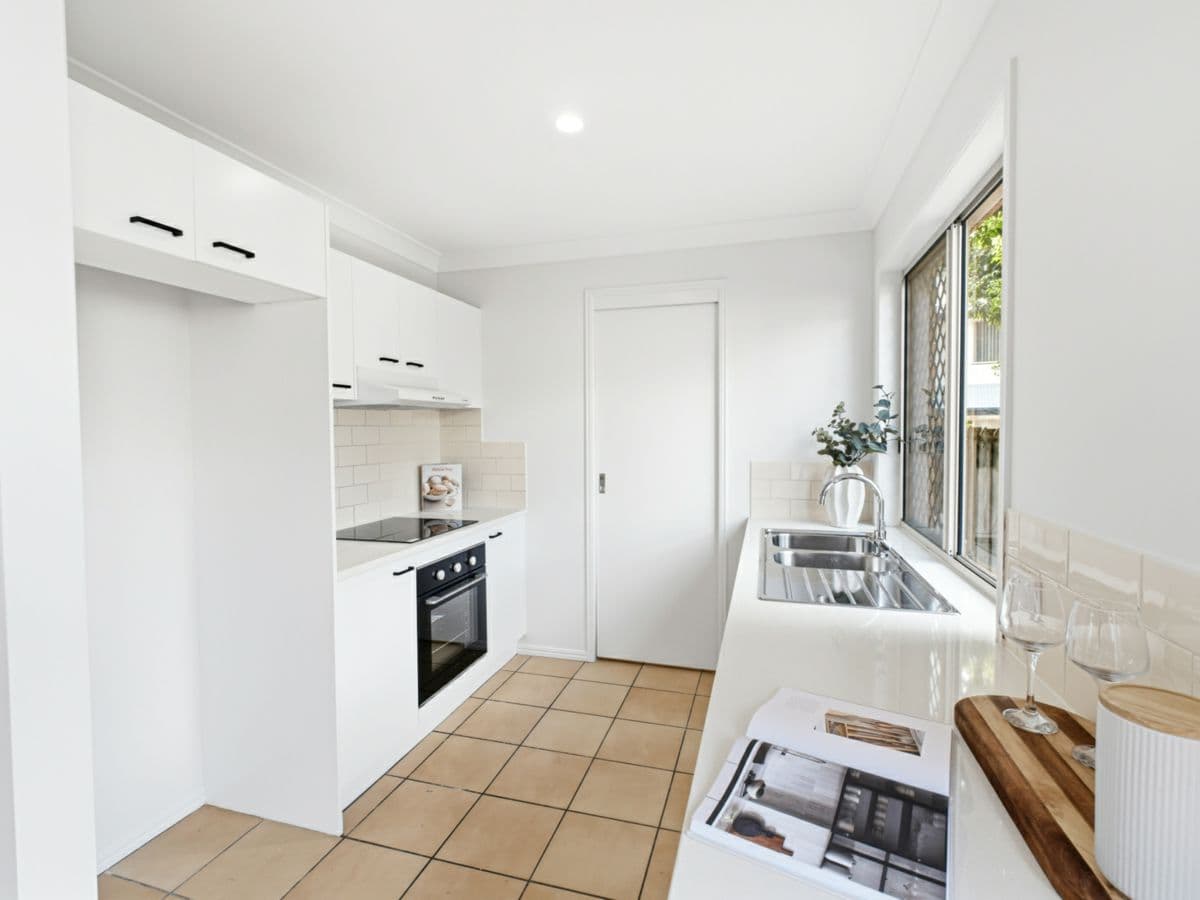 2/37 Birdwood Road, HOLLAND PARK WEST, Holland Park West - Thumbnail 7