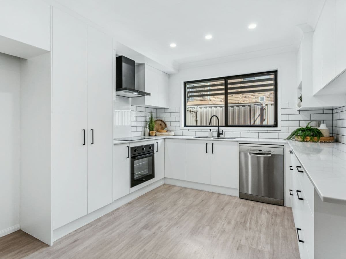 8/8 Gordon Street, LABRADOR, Labrador - Thumbnail 3