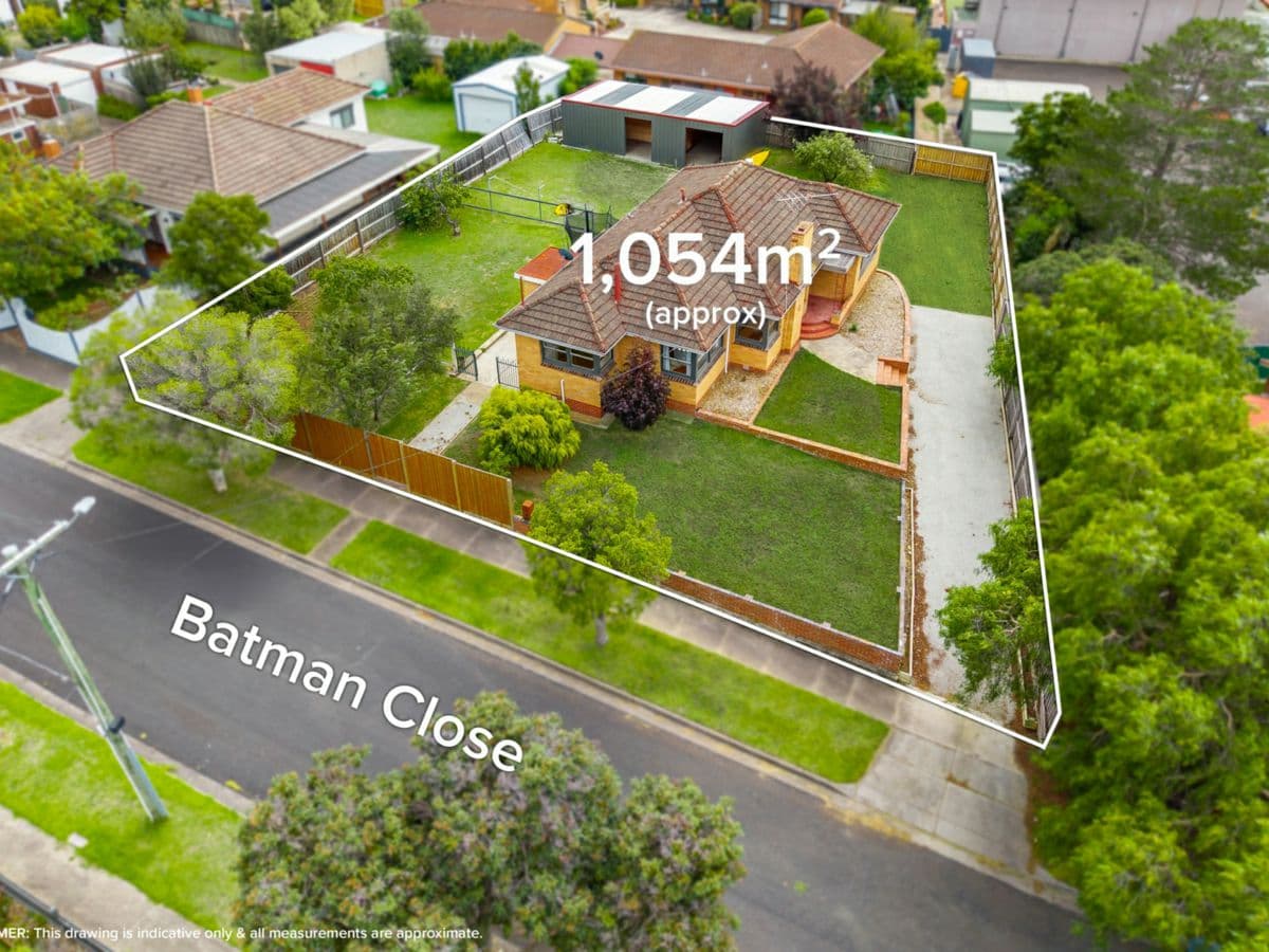 3 Batman Close, BELMONT, Belmont - Image 1