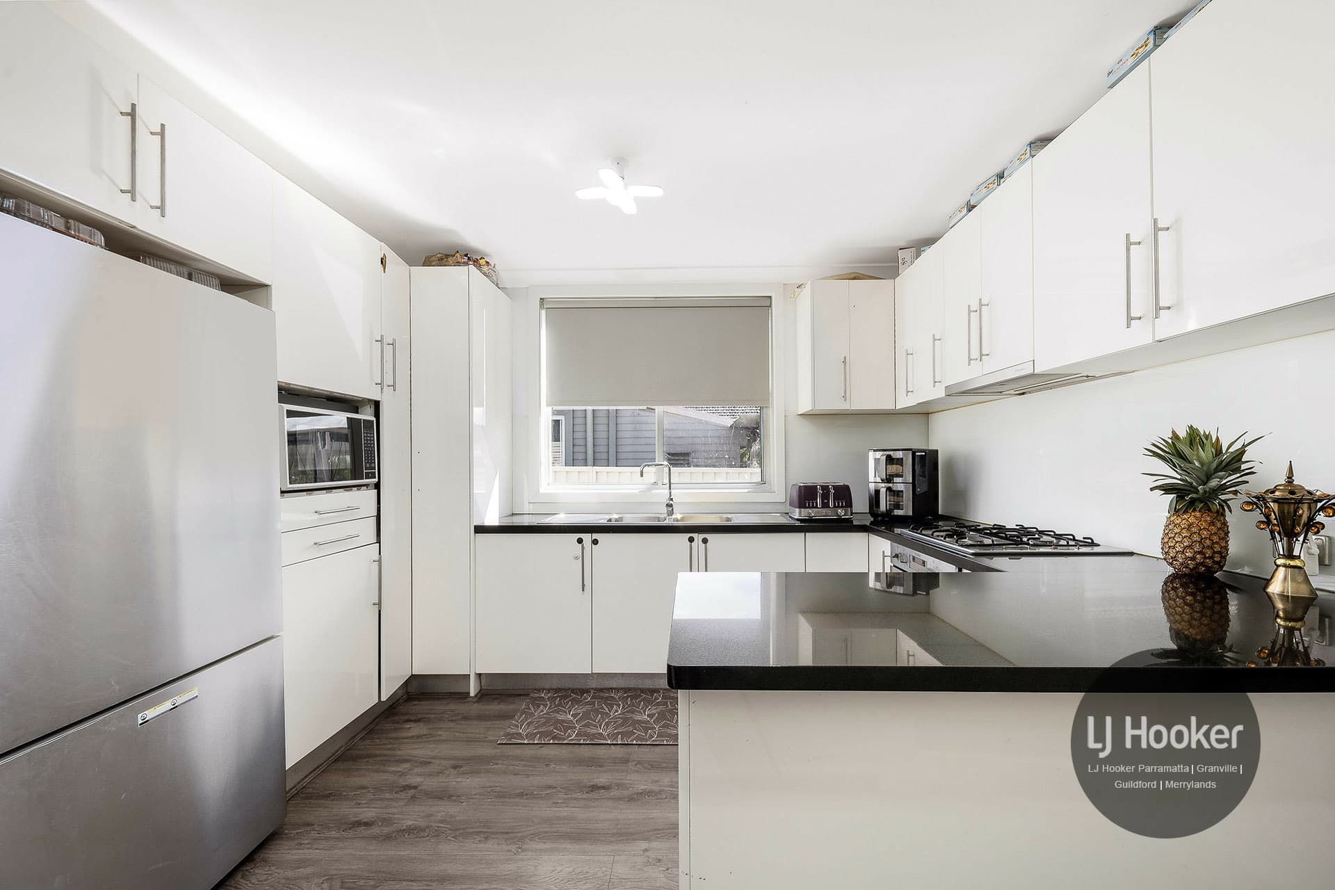 31 Woodstock Street, Guildford, Guildford - Thumbnail 2