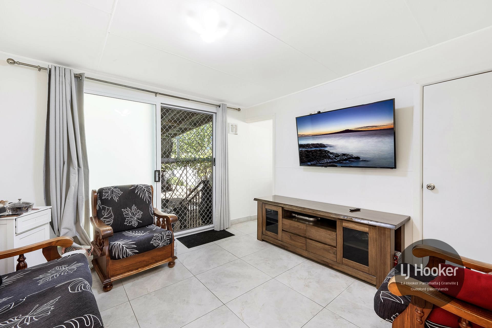 31 Woodstock Street, Guildford, Guildford - Thumbnail 4
