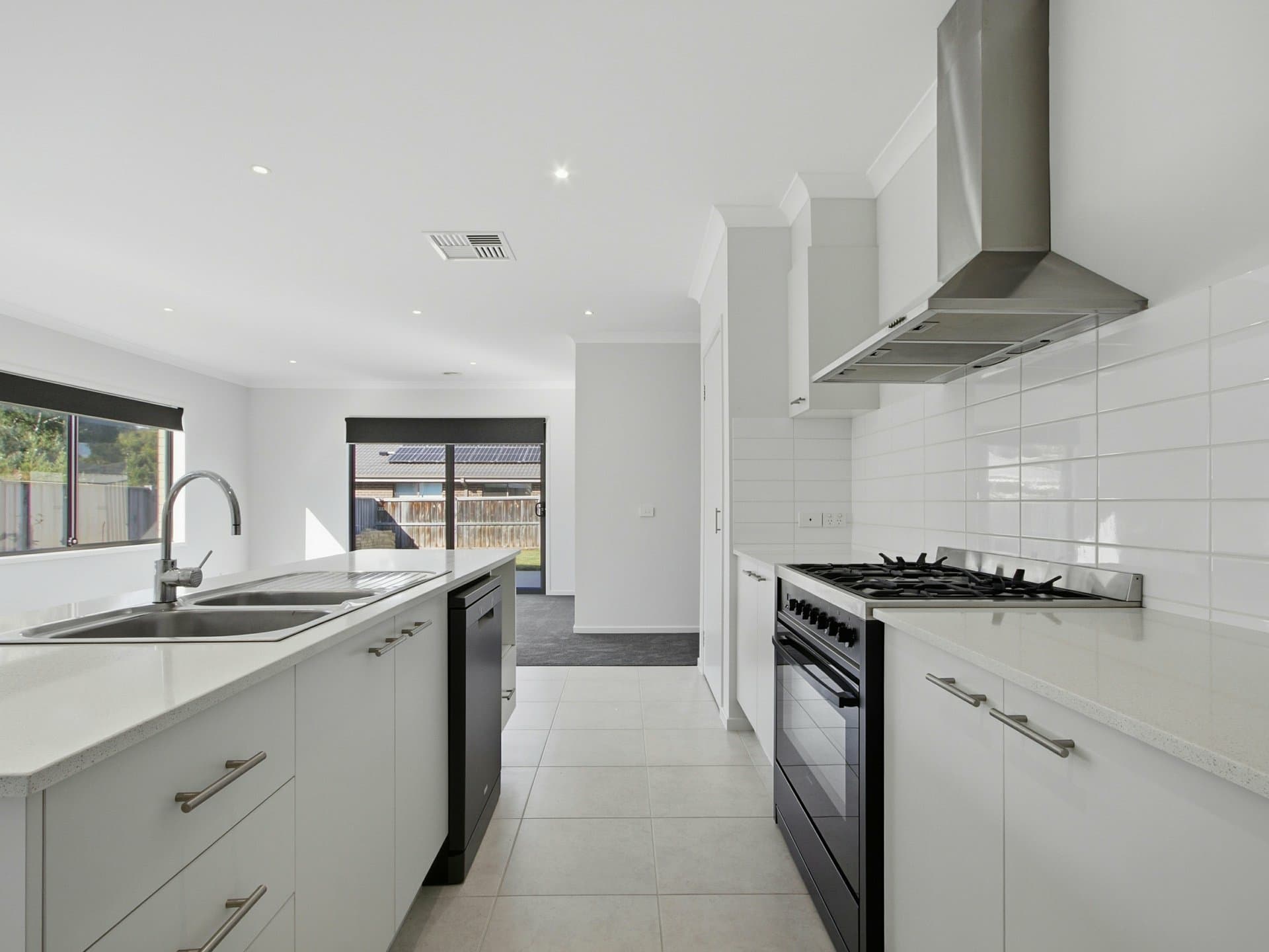 18 Dianella Place, Bairnsdale, Bairnsdale - Thumbnail 3