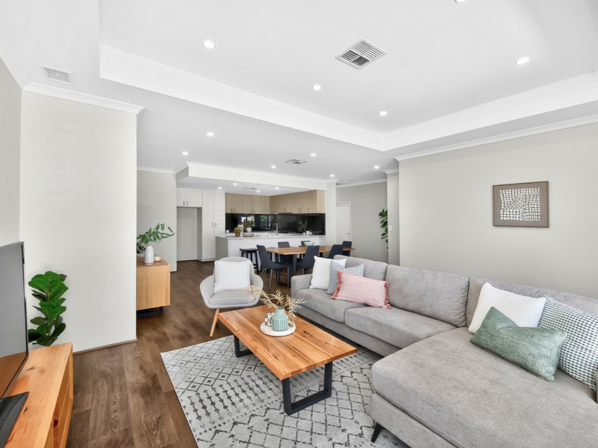 1/8 Spring Avenue, Middle Swan, Middle Swan - Image 1