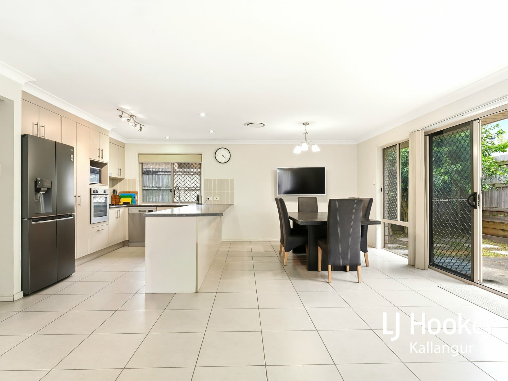 34 Duporth Crescent, Dakabin, Dakabin - Thumbnail 4