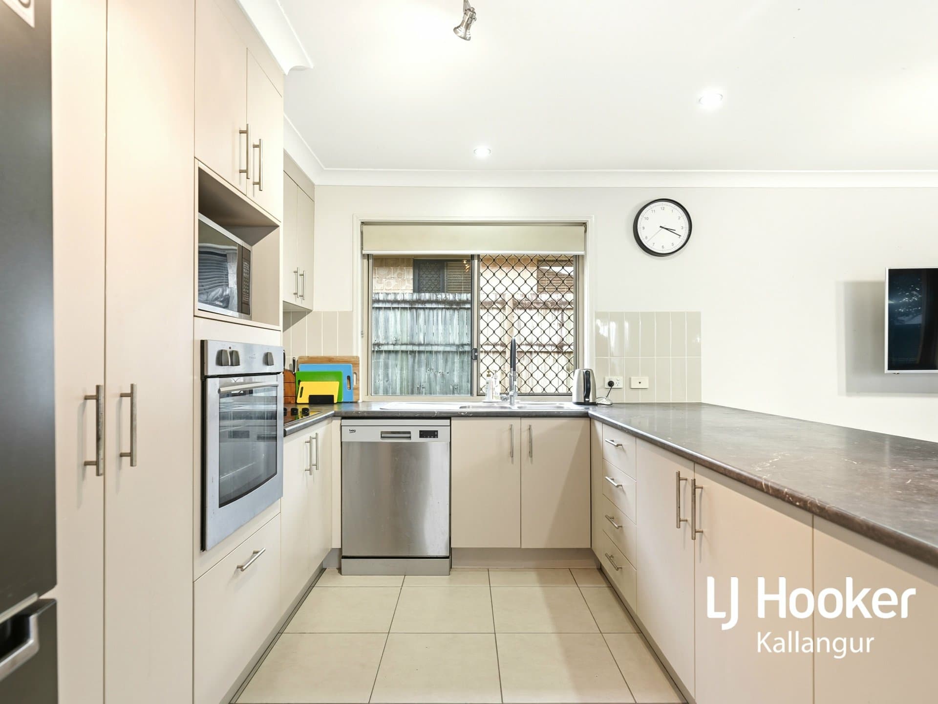 34 Duporth Crescent, Dakabin, Dakabin - Thumbnail 5