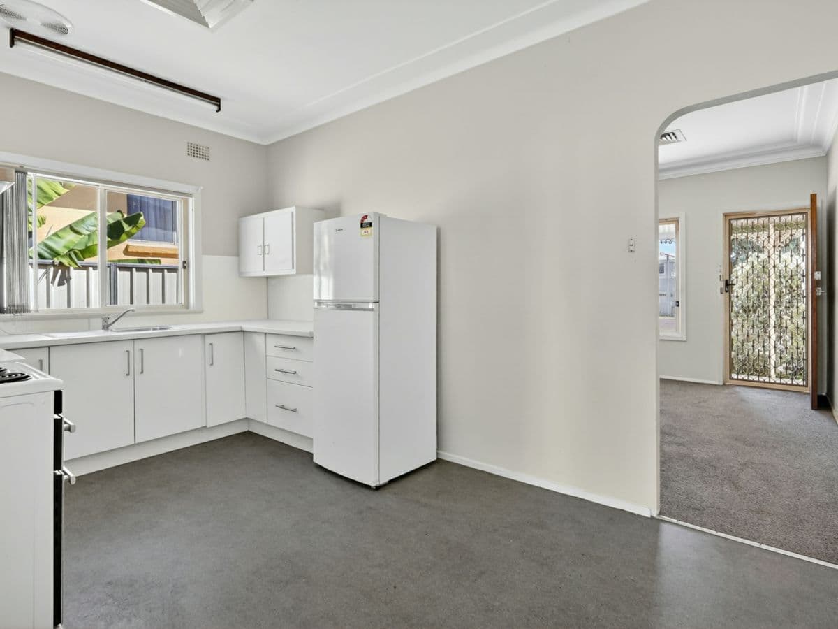 85 Mort Street, BLACKTOWN, Blacktown - Thumbnail 3
