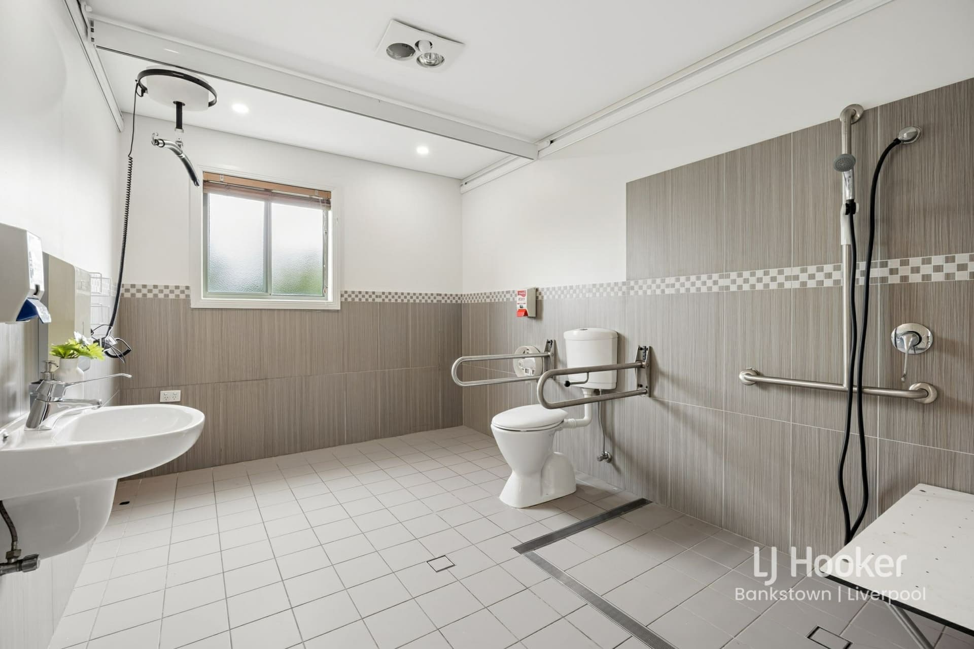 29 Rhodes Avenue, Guildford, Guildford - Thumbnail 6
