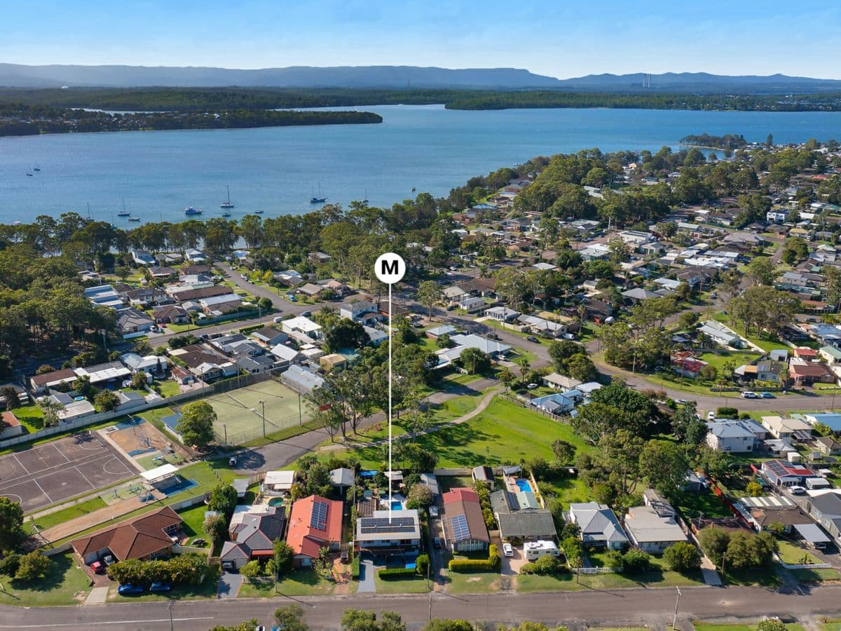 8 Campbell Parade, MANNERING PARK, Mannering Park - Thumbnail 2