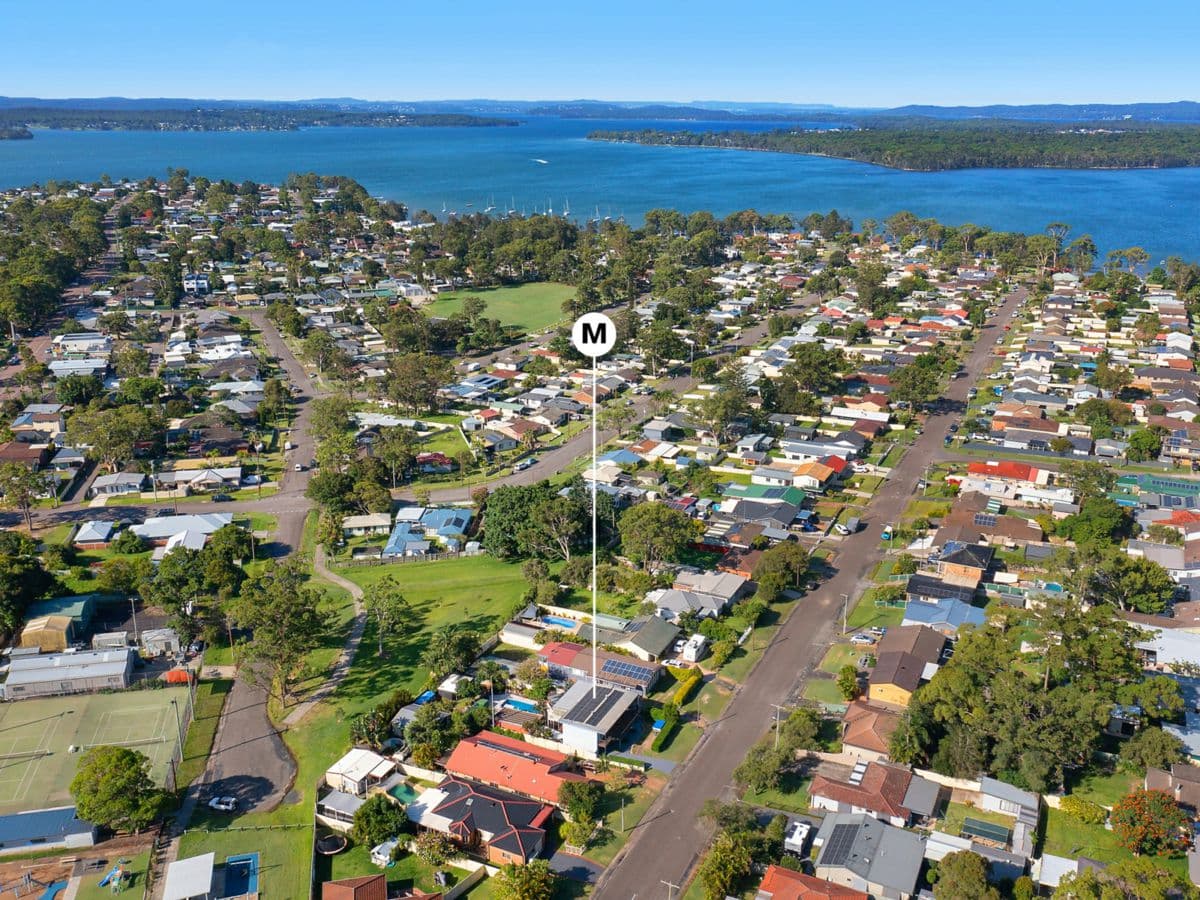 8 Campbell Parade, MANNERING PARK, Mannering Park - Thumbnail 8