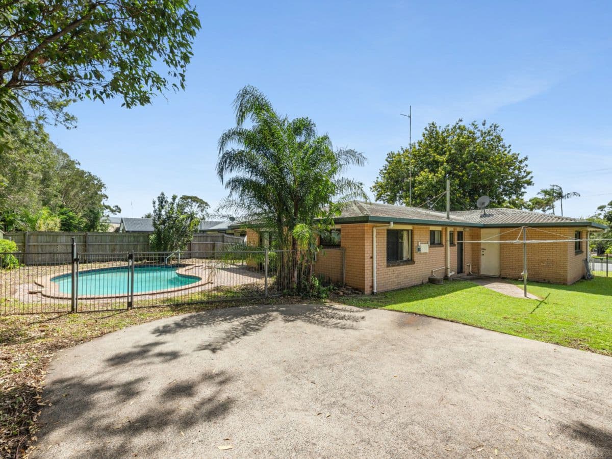 47 Amarina Avenue, MOOLOOLABA, Mooloolaba - Thumbnail 2