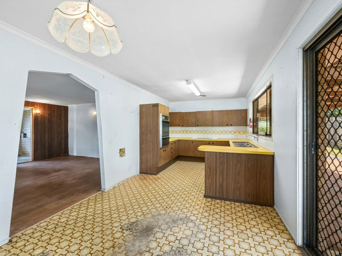 47 Amarina Avenue, MOOLOOLABA, Mooloolaba - Thumbnail 4