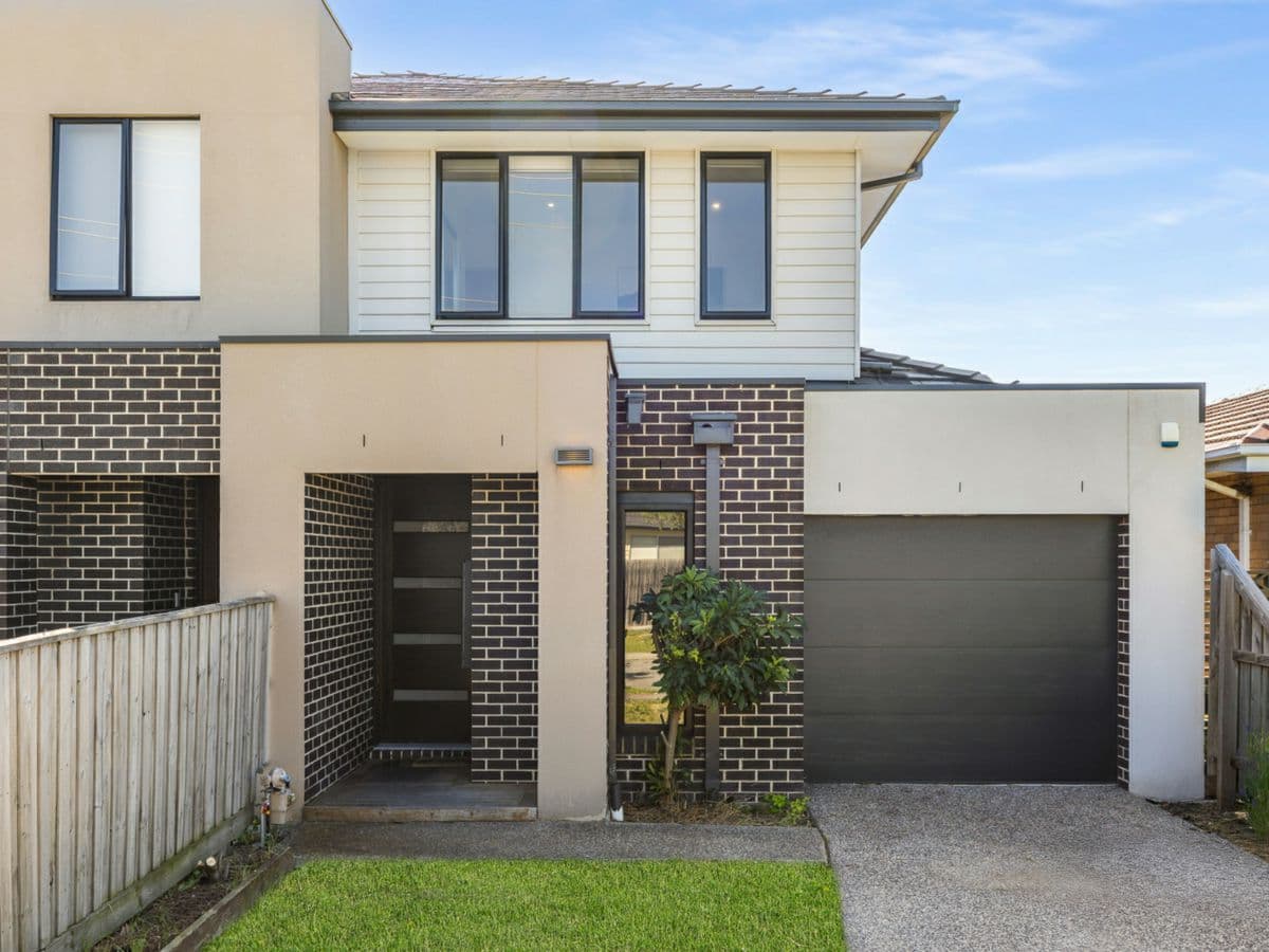 11B Third Street, CLAYTON SOUTH, Clayton South - Image 1