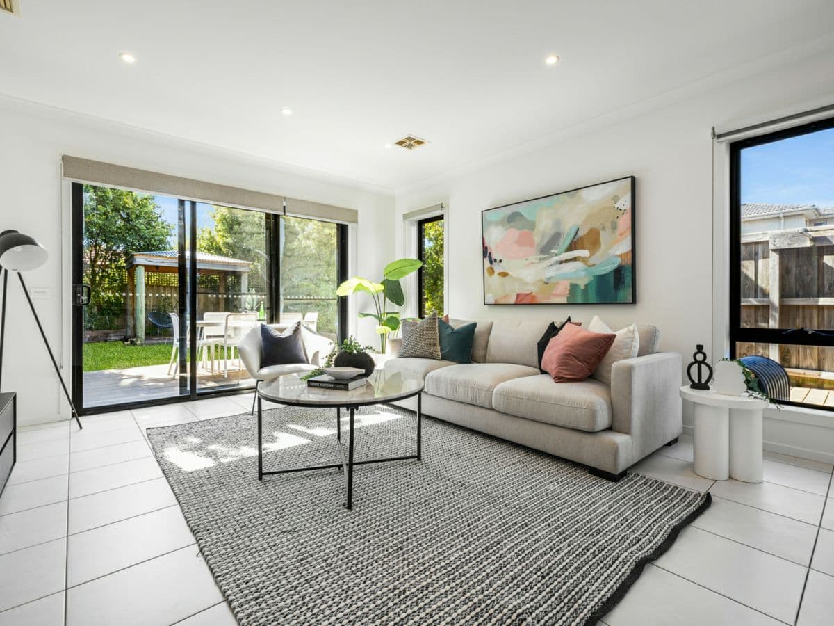 11B Third Street, CLAYTON SOUTH, Clayton South - Thumbnail 2